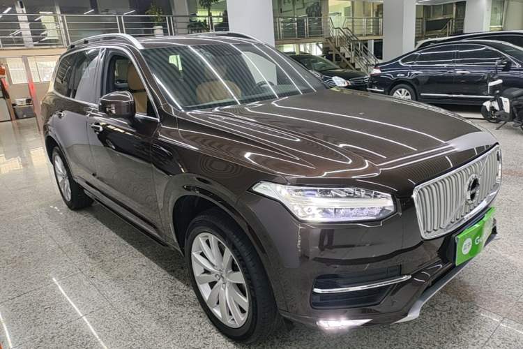 Used Volvo XC90 2018 T6 Zhiyi Edition 7-Seater Front Right 45 Deg