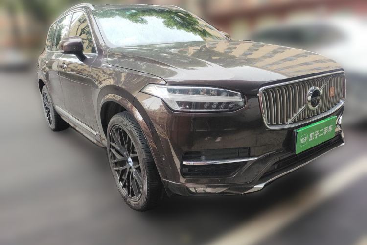 Used Volvo XC90 2018 T6 Prestige 7-Seater Front Right 45 Deg