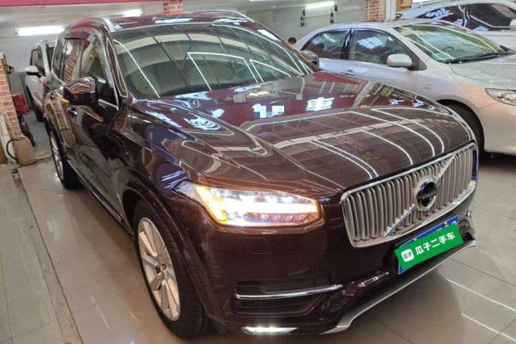 Used Volvo XC90 2018 T6 Prestige 7-Seater Front Right 45 Deg