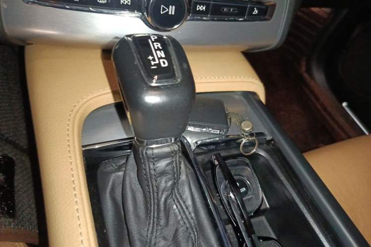 Used Volvo XC90 2018 T5 Zhiyi Edition 7-Seater Gear Lever