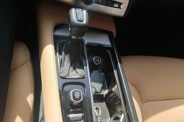 Used Volvo XC90 2018 T6 Zhiyi Edition 7-Seater Gear Lever