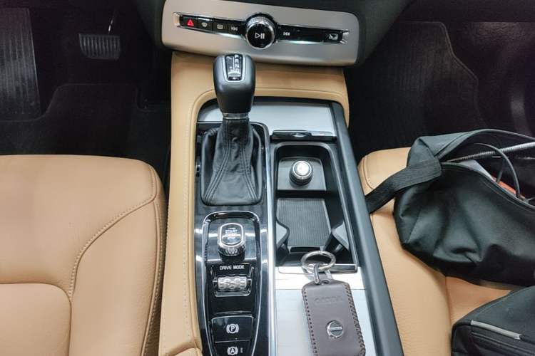 Used Volvo XC90 2018 T6 Zhiyi Edition 7-Seater Gear Lever