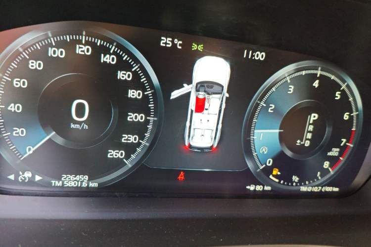 Used Volvo XC90 2018 T6 Prestige 7-Seater Instrument Cluster