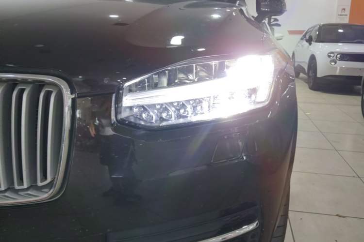 Used Volvo XC90 2018 T6 Zhiya Edition 7-seater Left Front Headlight