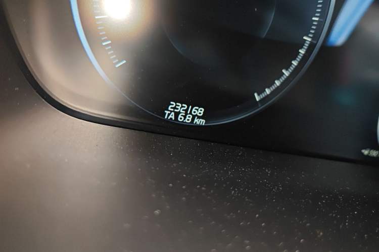 Used Volvo XC90 2018 T6 Zhiyi Edition 7-Seater Odometer Close Up
