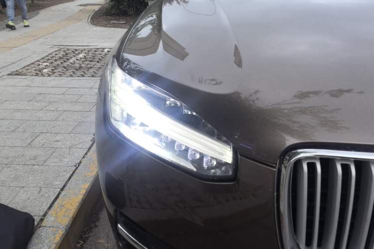 Used Volvo XC90 2018 T6 Zhiyi Edition 7-Seater Right Front Headlight