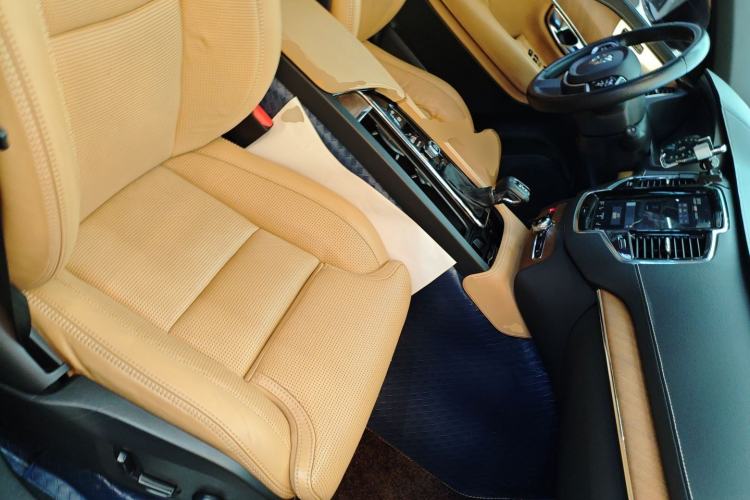 Used Volvo XC90 2018 T6 Prestige 7-Seater Right Front Seat