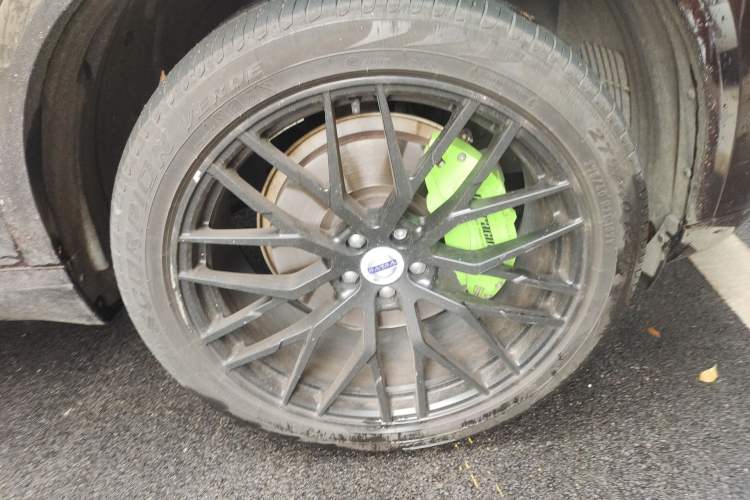 Used Volvo XC90 2018 T6 Prestige 7-Seater Right Front Wheel Hub