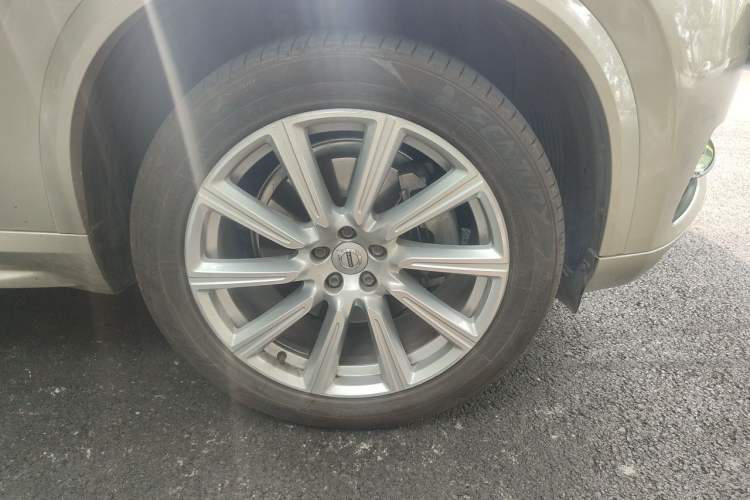 Used Volvo XC90 2018 T6 Zhiyi Edition 7-Seater Right Front Wheel Hub
