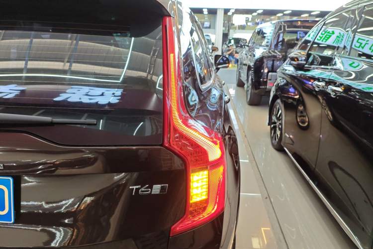 Used Volvo XC90 2018 T6 Prestige 7-Seater Right Rear Taillight
