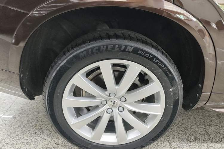 Used Volvo XC90 2018 T6 Zhiyi Edition 7-Seater Right Rear Wheel Hub