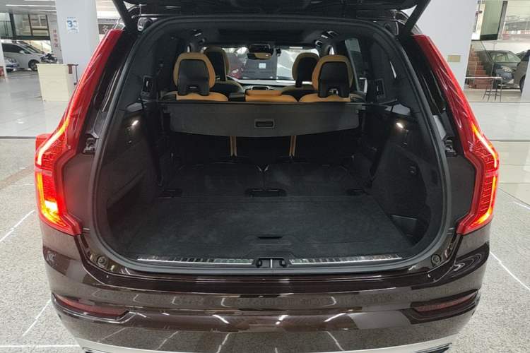 Used Volvo XC90 2018 T6 Zhiyi Edition 7-Seater Trunk