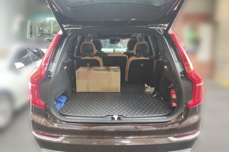 Used Volvo XC90 2018 T6 Prestige 7-Seater Trunk