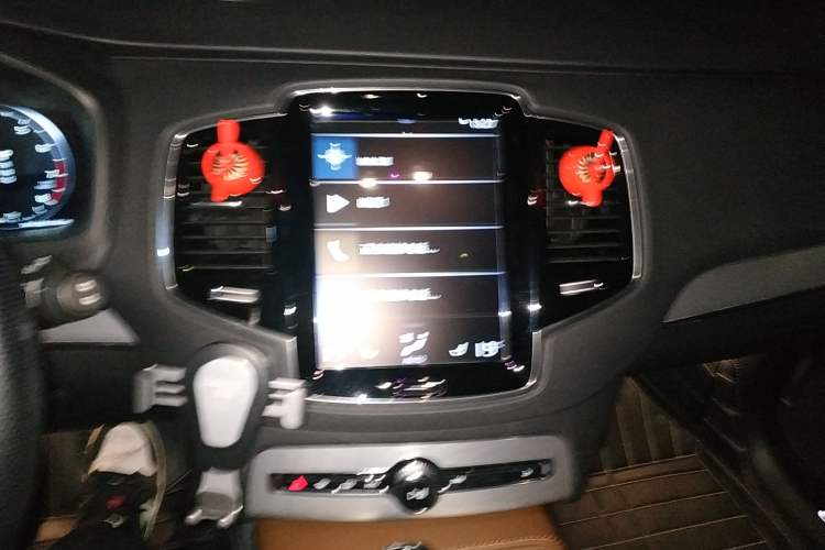 Used Volvo XC90 2018 T6 Zhiyi Edition 5-seater Audio And AC Panel