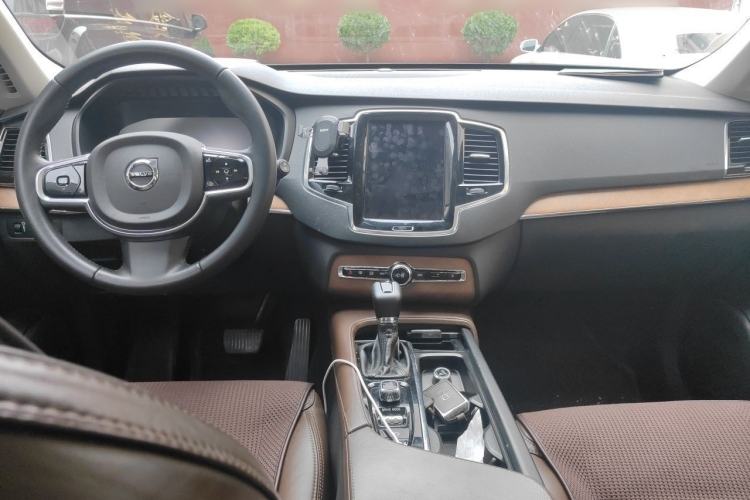 Used Volvo XC90 2018 T6 Zhiya Edition 7-seater Center Console