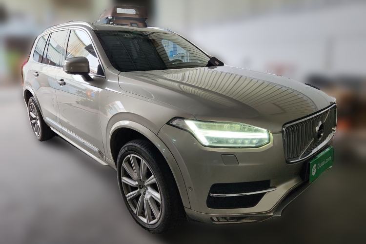 Used Volvo XC90 2018 T6 Prestige 7-Seater Front Right 45 Deg