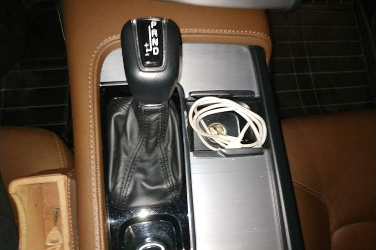 Used Volvo XC90 2018 T6 Zhiyi Edition 5-seater Gear Lever