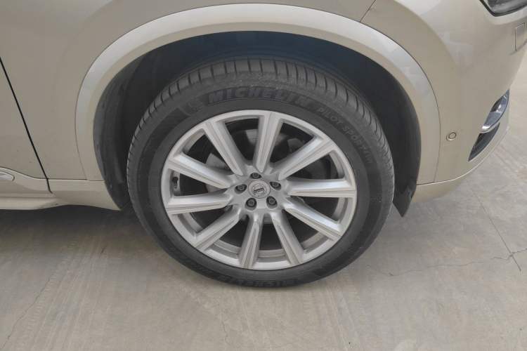 Used Volvo XC90 2018 T6 Zhiya Edition 7-seater Right Front Wheel Hub