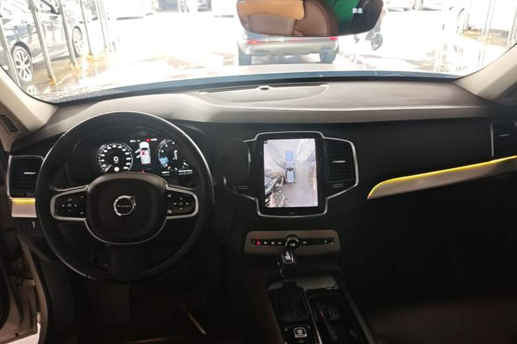 Used Volvo XC90 2018 T6 Zhiyi Edition 7-Seater Center Console