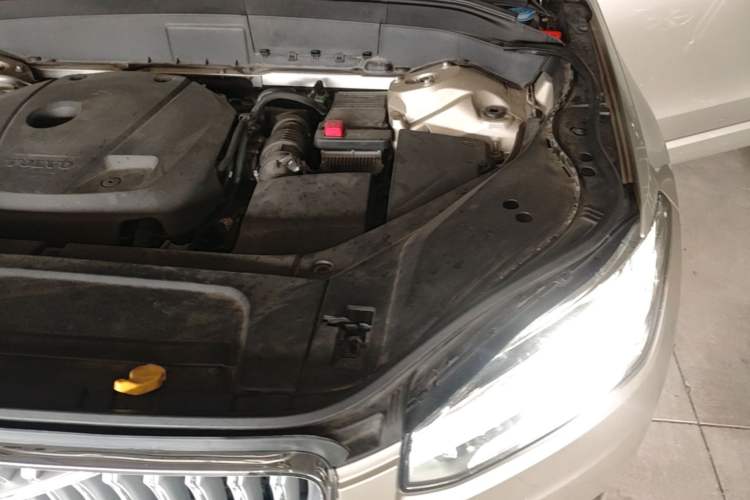 Used Volvo XC90 2018 T6 Zhiyi Edition 7-Seater Engine Bay Left