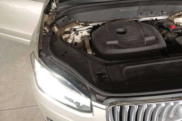 Used Volvo XC90 2018 T6 Zhiyi Edition 7-Seater Engine Bay Right