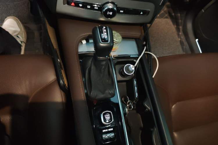 Used Volvo XC90 2018 T6 Zhiyi Edition 7-Seater Gear Lever