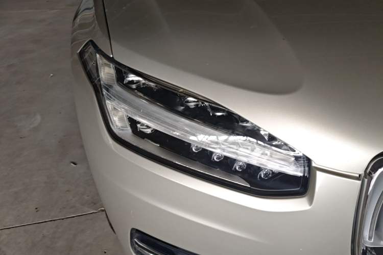 Used Volvo XC90 2018 T6 Zhiyi Edition 7-Seater Right Front Headlight