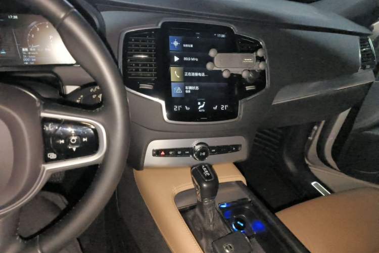 Used Volvo XC90 2018 T6 Zhiyi Edition 7-Seater Audio And AC Panel