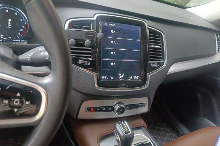 Used Volvo XC90 2018 T6 Zhiyi Edition 7-Seater Audio And AC Panel