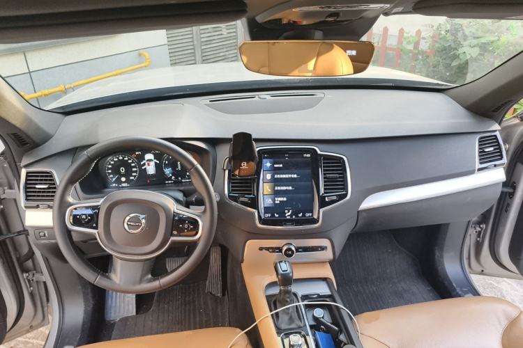 Used Volvo XC90 2018 T6 Zhiyi Edition 7-Seater Center Console