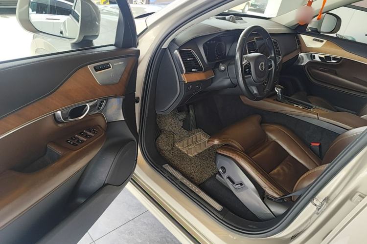 Used Volvo XC90 2018 T6 Prestige 7-Seater Driver Seat
