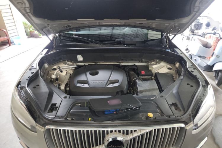 Used Volvo XC90 2018 T6 Prestige 7-Seater Engine Bay