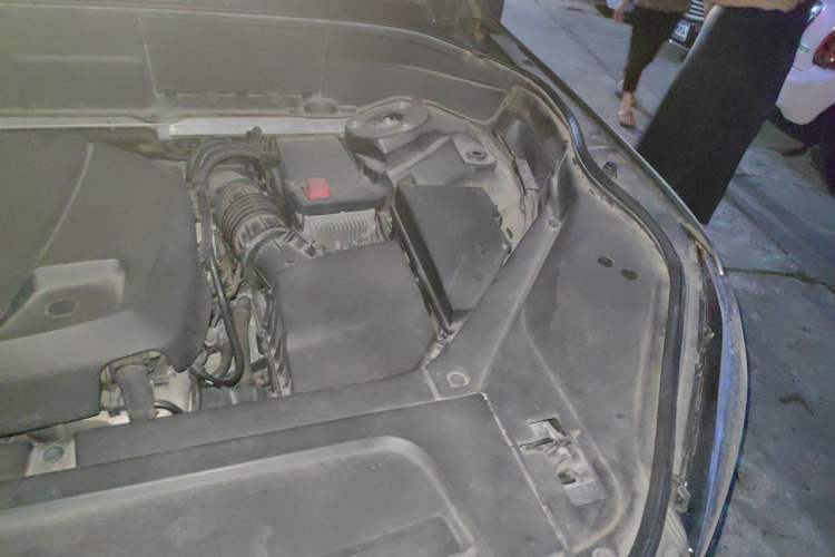 Used Volvo XC90 2018 T6 Prestige 7-Seater Engine Bay Left