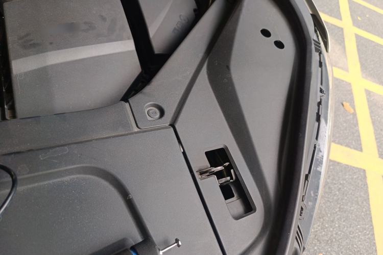 Used Volvo XC90 2018 T6 Zhiyi Edition 7-Seater Engine Bay Left