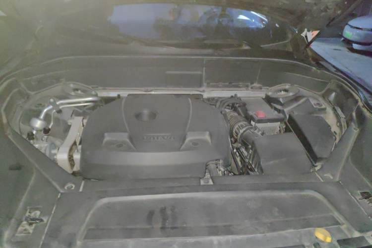Used Volvo XC90 2018 T6 Prestige 7-Seater Engine Bay
