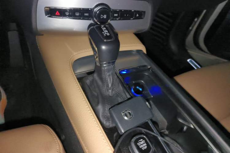 Used Volvo XC90 2018 T6 Zhiyi Edition 7-Seater Gear Lever