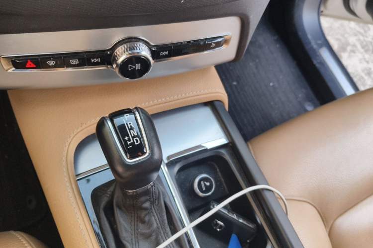 Used Volvo XC90 2018 T6 Zhiyi Edition 7-Seater Gear Lever