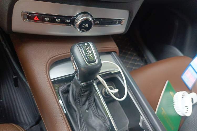 Used Volvo XC90 2018 T6 Zhiyi Edition 7-Seater Gear Lever