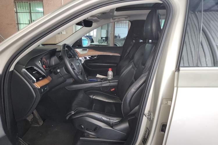 Used Volvo XC90 2018 T6 Prestige 7-Seater Left Front Seat