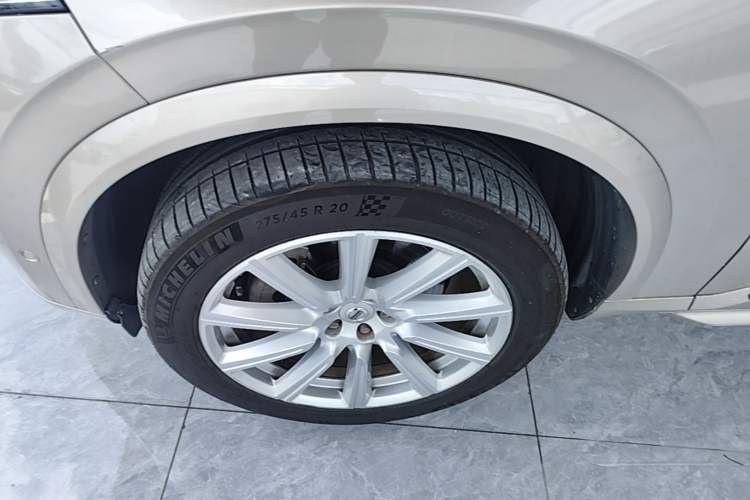 Used Volvo XC90 2018 T6 Prestige 7-Seater Left Front Wheel Hub