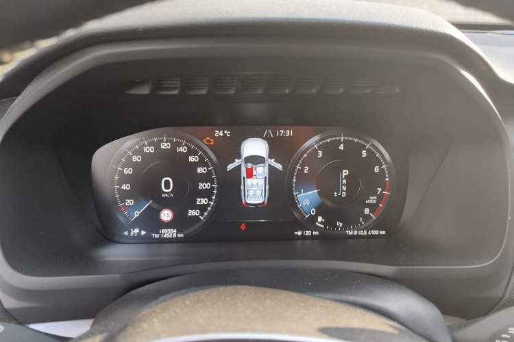 Used Volvo XC90 2018 T6 Zhiyi Edition 7-Seater Odometer Close Up
