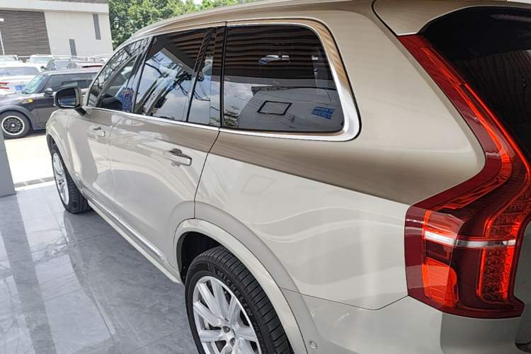 Used Volvo XC90 2018 T6 Prestige 7-Seater Rear Left 45 Deg