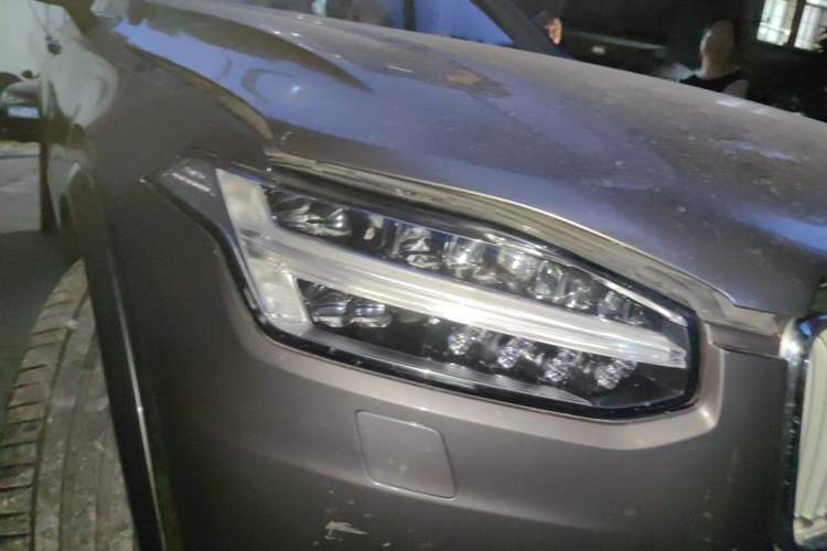 Used Volvo XC90 2018 T6 Prestige 7-Seater Right Front Headlight