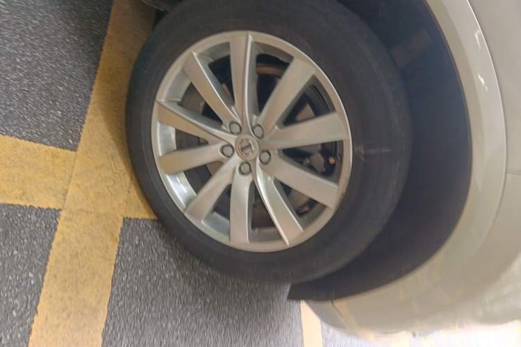 Used Volvo XC90 2018 T6 Zhiyi Edition 7-Seater Right Front Wheel Hub