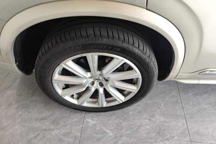 Used Volvo XC90 2018 T6 Prestige 7-Seater Right Rear Wheel Hub