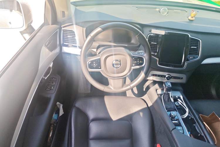 Used Volvo XC90 2018 T6 Zhiyi Edition 7-Seater Steering Wheel