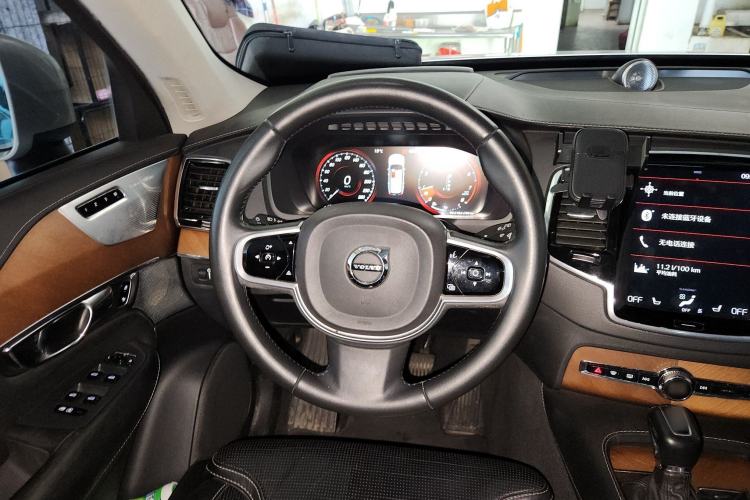 Used Volvo XC90 2018 T6 Prestige 7-Seater Steering Wheel