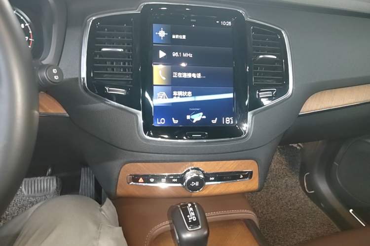 Used Volvo XC90 2018 T6 Zhiya Edition 7-seater Audio And AC Panel
