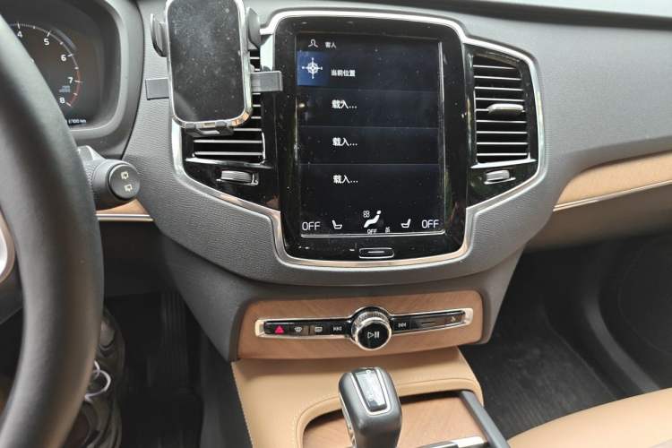 Used Volvo XC90 2018 T6 Zhiya Edition 7-seater Audio And AC Panel