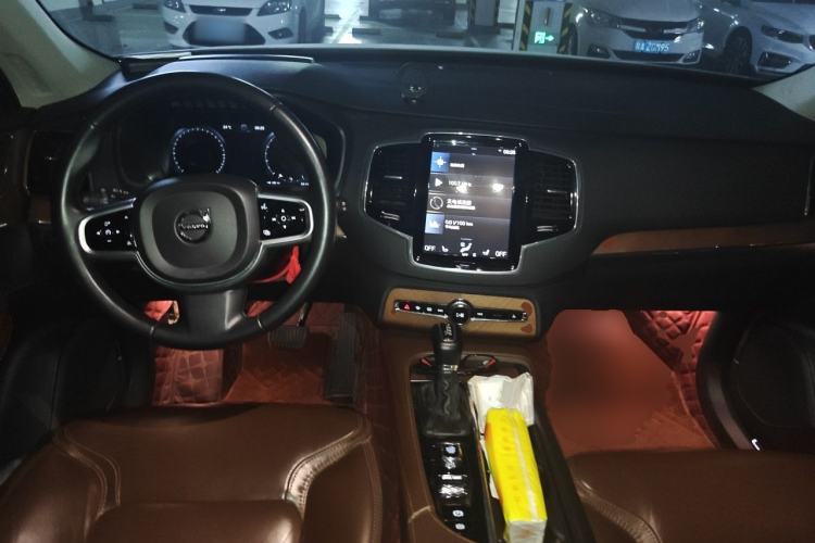 Used Volvo XC90 2018 T6 Zhiya Edition 7-seater Center Console